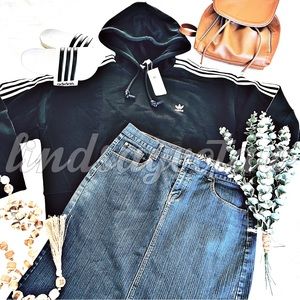 🖤🤍SALE! NWT HOODIE~ Adidas Short Hoodie~ XL🤍🖤